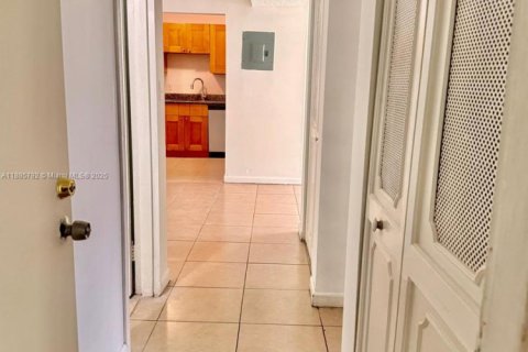 Condominio en alquiler en Lauderdale Lakes, Florida, 2 dormitorios, 113.34 m2 № 1951090 - foto 12