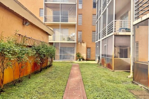 Condominio en alquiler en Lauderdale Lakes, Florida, 2 dormitorios, 113.34 m2 № 1951090 - foto 3