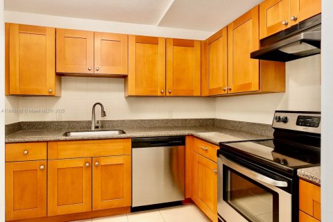 Condominio en alquiler en Lauderdale Lakes, Florida, 2 dormitorios, 113.34 m2 № 1951090 - foto 4