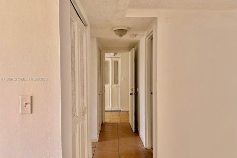 Condominio en alquiler en Lauderdale Lakes, Florida, 2 dormitorios, 113.34 m2 № 1951090 - foto 8
