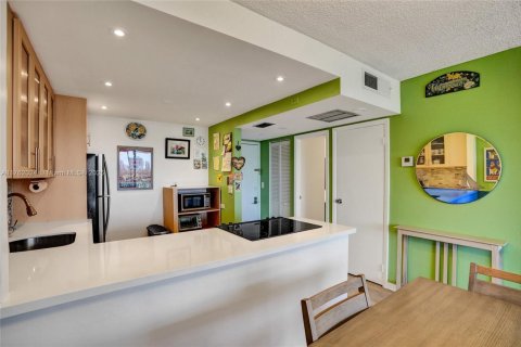 Condominio en venta en Aventura, Florida, 1 dormitorio, 84.82 m2 № 1860600 - foto 7
