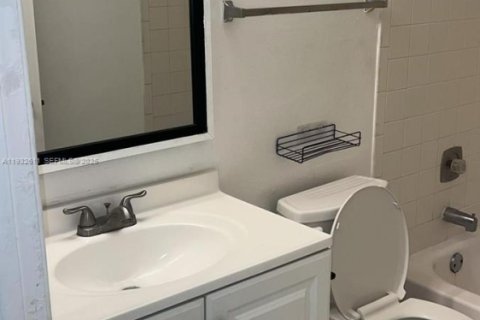 Снять в аренду кондоминиум в Уэст-Палм-Бич, Флорида 2 спальни, 78.97м2, № 1991646 - фото 5