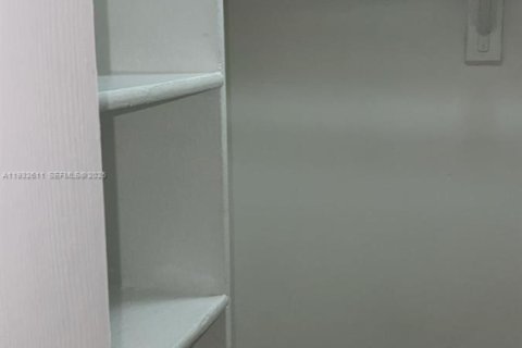 Снять в аренду кондоминиум в Уэст-Палм-Бич, Флорида 2 спальни, 78.97м2, № 1991646 - фото 10