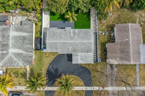 Villa ou maison à louer à Fort Lauderdale, Floride: 3 chambres, 136.29 m2 № 2033943 - photo 19