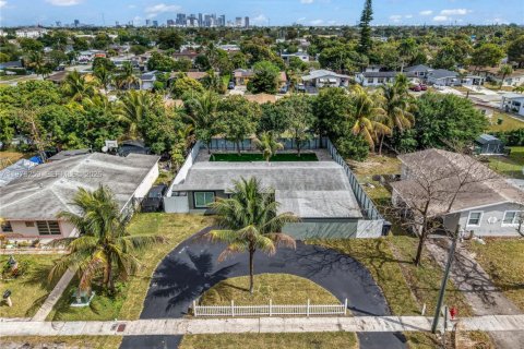 Villa ou maison à louer à Fort Lauderdale, Floride: 3 chambres, 136.29 m2 № 2033943 - photo 20