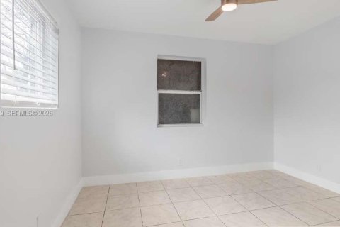 Villa ou maison à louer à Fort Lauderdale, Floride: 3 chambres, 136.29 m2 № 2033943 - photo 8