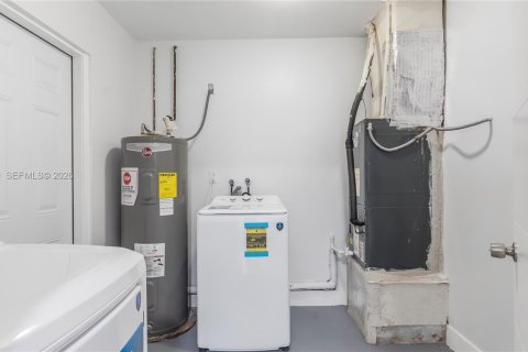 Villa ou maison à louer à Fort Lauderdale, Floride: 3 chambres, 136.29 m2 № 2033943 - photo 13