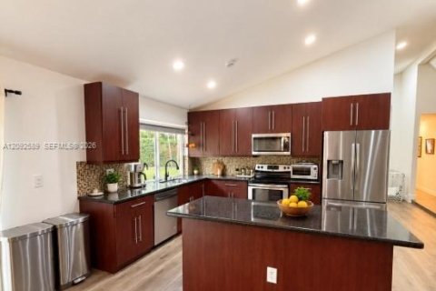 Casa en venta en Miami, Florida, 3 dormitorios, 158.58 m2 № 2386908 - foto 4