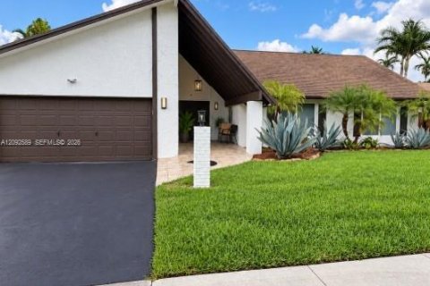 Casa en venta en Miami, Florida, 3 dormitorios, 158.58 m2 № 2386908 - foto 3