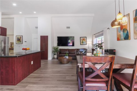 Casa en venta en Miami, Florida, 3 dormitorios, 158.58 m2 № 2386908 - foto 26