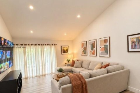 Casa en venta en Miami, Florida, 3 dormitorios, 158.58 m2 № 2386908 - foto 10
