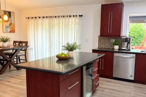 Casa en venta en Miami, Florida, 3 dormitorios, 158.58 m2 № 2386908 - foto 7