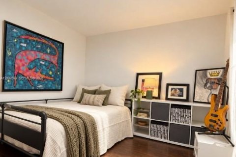 Casa en venta en Miami, Florida, 3 dormitorios, 158.58 m2 № 2386908 - foto 17