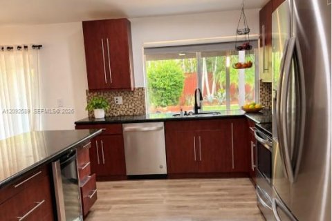 Casa en venta en Miami, Florida, 3 dormitorios, 158.58 m2 № 2386908 - foto 6