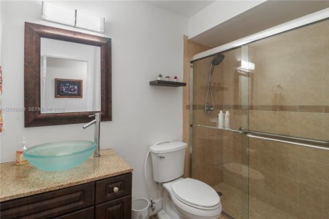 Casa en venta en Miami, Florida, 3 dormitorios, 158.58 m2 № 2386908 - foto 29