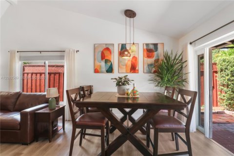 Casa en venta en Miami, Florida, 3 dormitorios, 158.58 m2 № 2386908 - foto 27