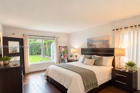 Casa en venta en Miami, Florida, 3 dormitorios, 158.58 m2 № 2386908 - foto 19
