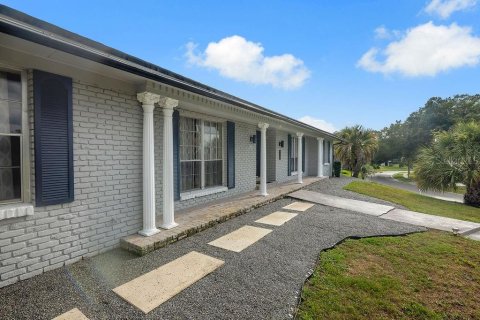 House in Altamonte Springs, Florida 4 bedrooms, 258.36 sq.m. № 2226788 - photo 11