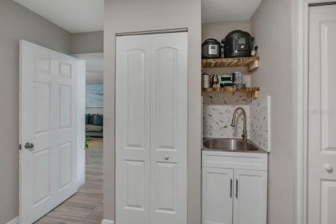 House in Altamonte Springs, Florida 4 bedrooms, 258.36 sq.m. № 2226788 - photo 21