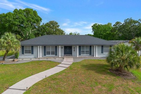House in Altamonte Springs, Florida 4 bedrooms, 258.36 sq.m. № 2226788 - photo 8
