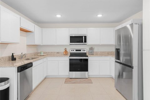 Casa en venta en Haines City, Florida, 4 dormitorios, 166.39 m2 № 1747293 - foto 8