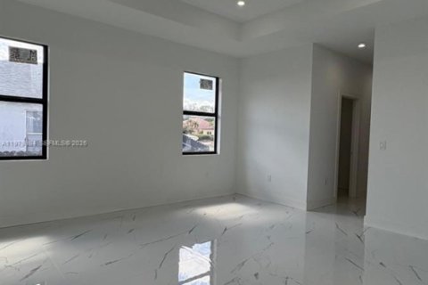 Casa en venta en Cape Coral, Florida, 3 dormitorios № 2046358 - foto 7