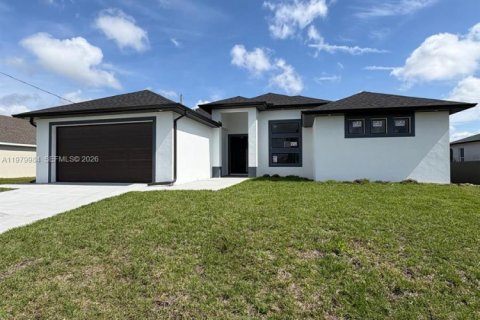 Casa en Cape Coral, Florida 3 dormitorios № 2046358