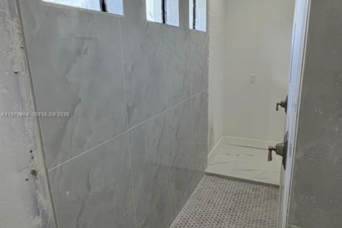 Casa en venta en Cape Coral, Florida, 3 dormitorios № 2046358 - foto 13