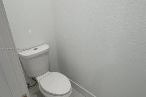 Casa en venta en Cape Coral, Florida, 3 dormitorios № 2046358 - foto 14