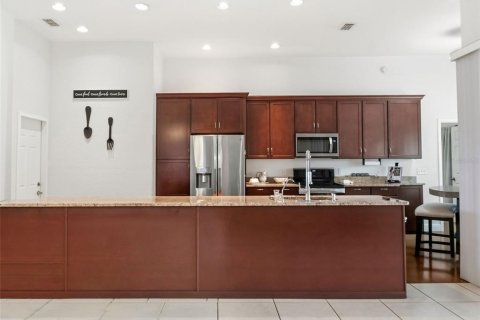 House in Orlando, Florida 3 bedrooms, 155.15 sq.m. № 2423896 - photo 16