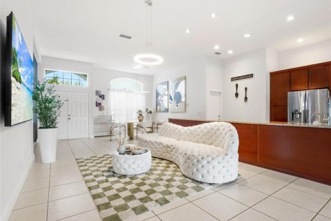 House in Orlando, Florida 3 bedrooms, 155.15 sq.m. № 2423896 - photo 9