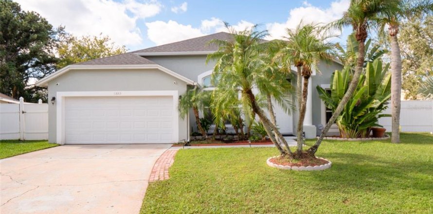 House in Orlando, Florida 3 bedrooms, 155.15 sq.m. № 2423896