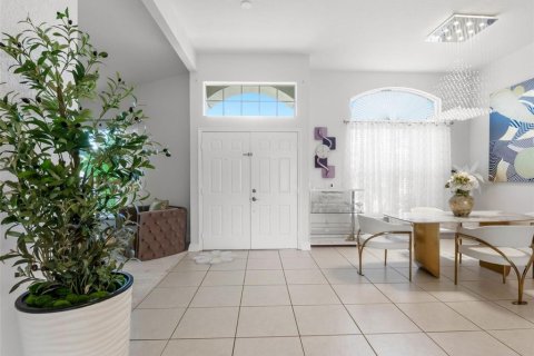 House in Orlando, Florida 3 bedrooms, 155.15 sq.m. № 2423896 - photo 5