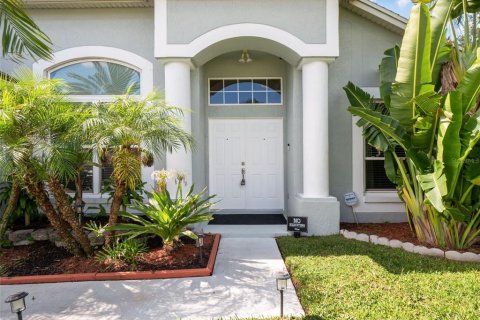 House in Orlando, Florida 3 bedrooms, 155.15 sq.m. № 2423896 - photo 3