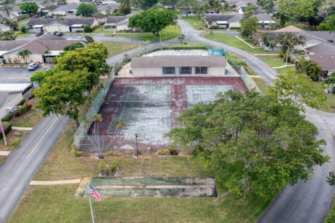 Casa en venta en Hypoluxo, Florida, 2 dormitorios, 115.48 m2 № 1216261 - foto 1