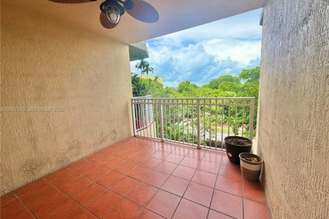 Condo in Miami, Florida, 1 bedroom  № 2340987 - photo 30