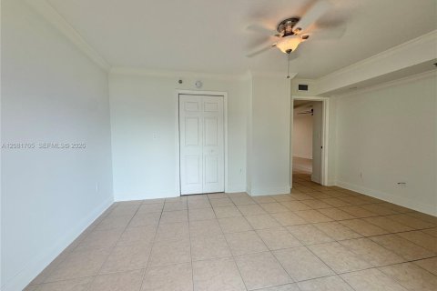 Condo in Miami, Florida, 1 bedroom  № 2340987 - photo 14