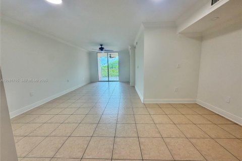 Condo in Miami, Florida, 1 bedroom  № 2340987 - photo 9