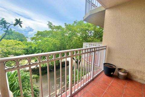 Condo in Miami, Florida, 1 bedroom  № 2340987 - photo 29