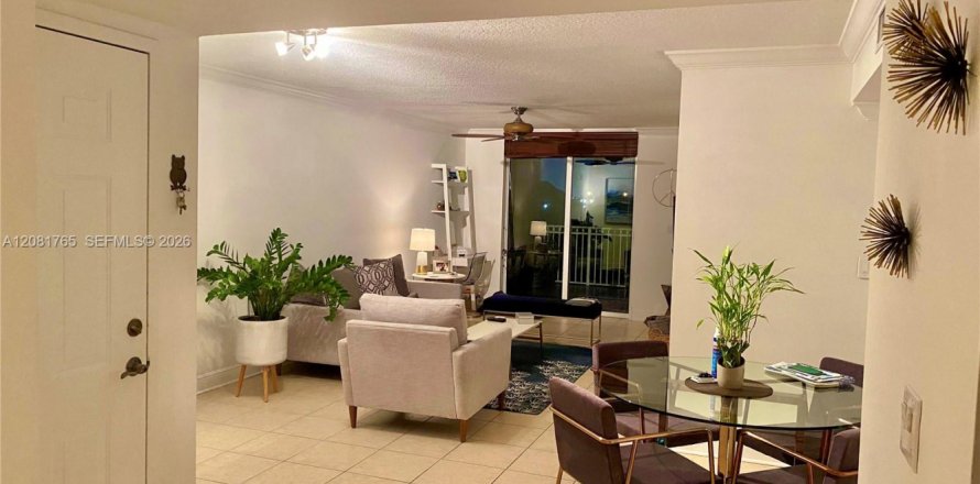 Condo in Miami, Florida, 1 bedroom  № 2340987