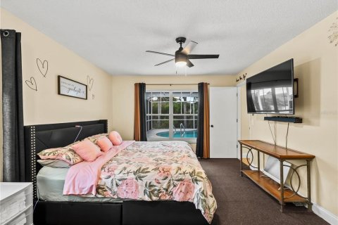 Villa ou maison à vendre à Port Charlotte, Floride: 4 chambres, 198.35 m2 № 2400252 - photo 16