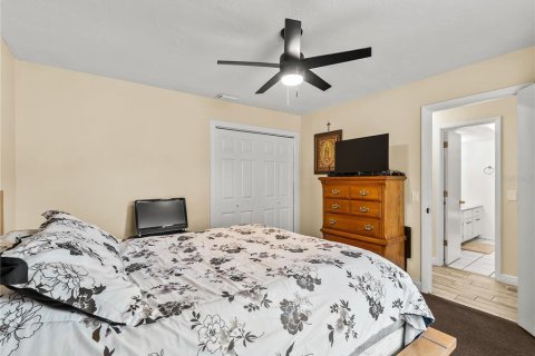 Villa ou maison à vendre à Port Charlotte, Floride: 4 chambres, 198.35 m2 № 2400252 - photo 21