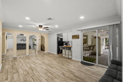 Villa ou maison à vendre à Port Charlotte, Floride: 4 chambres, 198.35 m2 № 2400252 - photo 13