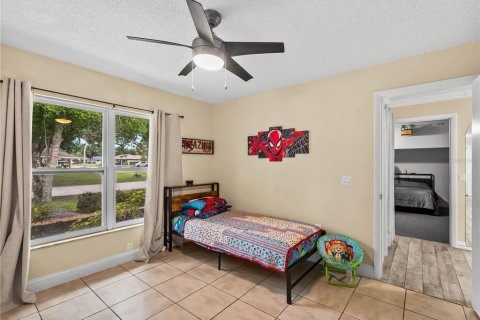 Villa ou maison à vendre à Port Charlotte, Floride: 4 chambres, 198.35 m2 № 2400252 - photo 25