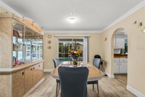 Villa ou maison à vendre à Port Charlotte, Floride: 4 chambres, 198.35 m2 № 2400252 - photo 8