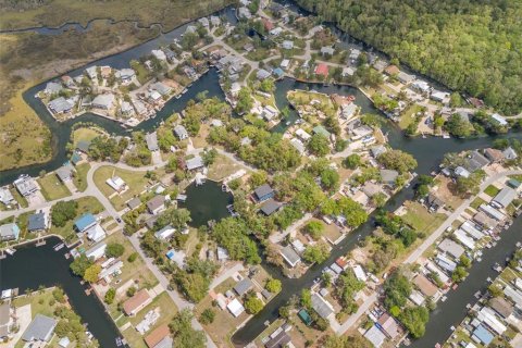 Terreno en venta en Weeki Wachee, Florida № 1620578 - foto 12