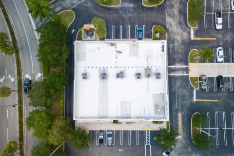 Propiedad comercial en venta en Coral Springs, Florida № 1975110 - foto 3