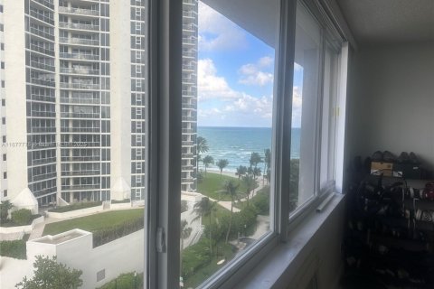 Hotel en venta en Sunny Isles Beach, Florida № 1698885 - foto 26