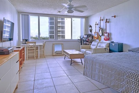 Hotel in Sunny Isles Beach, Florida № 1698885 - photo 22