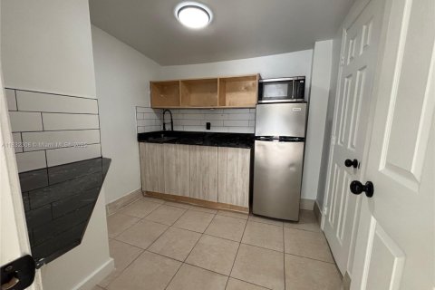 Apartment in Fort Lauderdale, Florida 363.81 sq.m. № 1823859 - photo 1